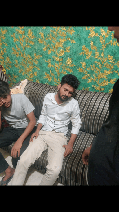 #संभल स्टेशन रोड पर हातिम सराय मोहन तालाब के पास के पास लगे भीषण आग से हुआ बड़ा हादसा मलिक पहुंच सदमे में #shahnawaz