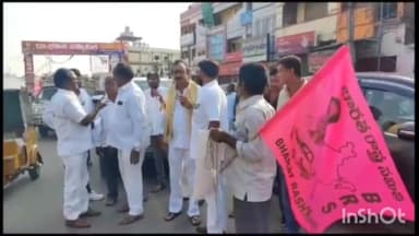 సుజాతనగర్: మంత్రి కేటీఆర్ సమక్షంలో బీఆర్ఎస్లో చేరేందుకు హైదరాబాద్ బయలుదేరిన మాజీ బీజేపీ జిల్లా అధ్యక్షులు కోనేరు సత్యనారాయణ