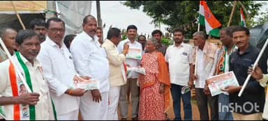 అన్నపురెడ్డి పల్లి: అనవరెడ్డిపల్లి లో గడపగడపకు కాంగ్రెస్ పార్టీ అభయ హస్తం గ్యారెంటీ కార్డు ప్రచారం నిర్వహించిన మాజీ ఎమ్మెల్యే తాటి