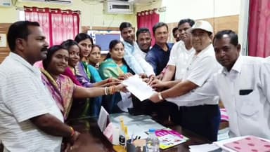 ଅଗରପଡା: ସମିତି ସଭ୍ୟ ସଂଘ ପକ୍ଷରୁ ବନ୍ତ ବ୍ଲକ କାର୍ଯ୍ୟାଳୟରେ ବିଡ଼ିଓଙ୍କୁ ଦାବି ପତ୍ର ପ୍ରଦାନ