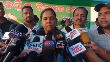 ବନ୍ତ: ସ୍ଥାନୀୟ ବଜାରରେ ସ୍ୱର୍ଗତଃ ଟିକୁ ସ୍ୱାଇଁଙ୍କ ଶ୍ରାଦ୍ଧବାର୍ଷିକୀରେ ରକ୍ତଦାନ ଶିବିର ସହ ସ୍ମୃତି ସଭା ଅନୁଷ୍ଠିତ, ସାଂସଦଙ୍କ ପ୍ରତିକ୍ରିୟା