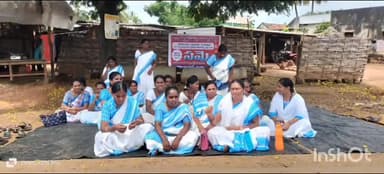 అన్నపురెడ్డి పల్లి: అన్నపురెడ్డిపల్లి మండల కేంద్రంలో ఆశా కార్యకర్తల నిరవధిక సమ్మె