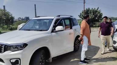 जय बाला जी महाराज,
आज बाला जी महाराज के भंडारा में पहुंचे और प्रसाद ग्रहण किया।
#जयहिंदसेना #NaveenJaihind
#बालाजी #जयभगवानपरशुराम #जयभोलेनाथ