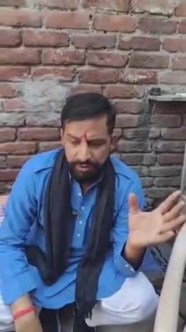 वीडियो के माध्यम से गुहार लगाने पर ड बिजेंद्र देशवाल के पास सुनारिया चौक अमृत कॉलोनी रोहतक पहुंचे।
#जयहिंदसेना #naveenjaihind #bpl #राशनकार्ड #रोहतक #हरियाणा