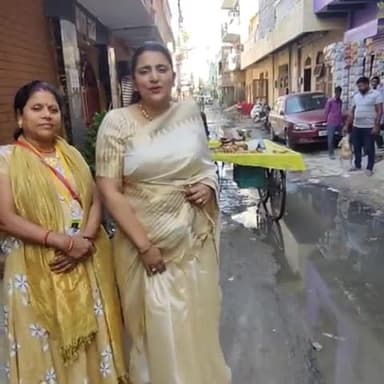 After spending ₹67,000 crores on #swatchbharat this is the state of Om nagar near Rajiv chowk #Gurgaon Drains overflow onto the streets between houses, and it's not even raining! 💔
We deserve better governance 🇮🇳