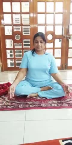 सुबह जल्दी उठो, और योग करो और अपनी डाइट को चार बार डिवाइड कर लें- आठ, बारह, चार और आठ और खाने पर कंट्रोल करें
योग शिक्षिका - विजया सिंह बबली
#Yoga #BalanceDiet #StopObesity #HealthTips #Patanjali