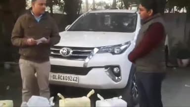 गाज़ियाबाद: लग्जरी गाड़ी से गाजियाबाद में होती थी शराब की सप्लाई, इंदिरापुरम पुलिस ने एक तस्कर को किया गिरफ्तार
#gaziabad