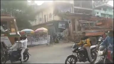 दूसरे दिन भी खैरागढ़ में जारी रही ड्राइवरों की हड़ताल, हिट एन्ड रन के नए क़ानून का कर रहे विरोध
