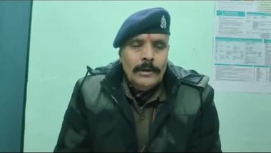 *थाना फफूंद में लकड़ी काटने को लेकर हुयी मारपीट के सम्बन्ध में क्षेत्राधिकारी अजीतमल द्वारा दी वाइट
#औरैयापुलिस#