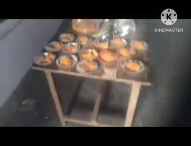 झाझा: #झाझा प्राथमिक विधालय पूर्वी खैरन में जलेबी के जगह वुनिया वाटा है प्रधानाध्यापक से कुछ विशेष बात
