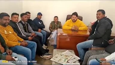 संघर्ष का रास्ता है अब हम रुक नहीं सकते
कभी तानाशाही के आगे झुक नहीं सकते
#
#thoughts #clear #poltics #country #baikunthpur
