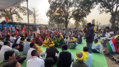 अंबिकापुर: #हसदेव के जंगलों को काटने से बचाने के लिए राजस्थान से पहुंचे विधायक, कहा- सरकार #अडानी के फायदे के लिए कटवा रही पेड़