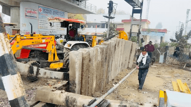 अमेठी कस्बे के लोगों की मेहनत हुई कामयाब रेलवे फाटक गेट का आवागमन बुआ बहल
अस्थाई रूप से ककवा रोड क्रॉसिंग
#खुला😁👍
#अमेठीकेलोगोंकोबहुतबहुतबधाई
#नॉर्दर्नरेलवे