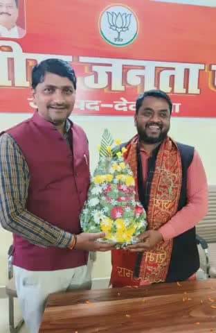 पूर्व #सभासद गोविन्द चौरसिया को #भाजपा #पिछड़ा वर्ग मोर्चा #देवरिया का #जिलाध्यक्ष बनाये जाने पर #शुभकामनाएं दिया।