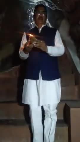#गुरुदत्तगुफा आदि मुनिराज निर्वाण को प्राप्त हुए सिध्द क्षेत्र दौणगिर जी पवर्त पर।
गुफा के संबंध में विविध किवदन्तियाँ मे एक यह है कि सेंधपा गाँव का रहने वाला एक भील प्रतिदिन इस गुफा में जाता था और वहाँ से कमल का एक फूल लाता था #पवनघुवारा