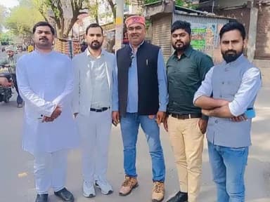 कल 17 मार्च... जनपद -: #बाँदा. #समाजसेवी_श्री_राम_पाल #प्रजापति जी के साथ #शिष्टाचार मुलाक़ात... करते हुए।