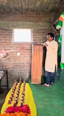 #चढ़ोस के ब्रिलिएंट कोचिंग में #स्टूडेंट क्रेडिट कार्ड योजना के चर्चा के दौरान पालीगंज के उतीर्ण छात्र छात्राओं को सम्मान