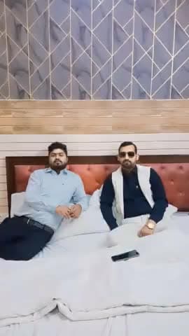 #दुश्मनों_को_भी_यही_खल_रहा है ,
#कि_तूफानों_मे_भी_हमारा_दिया_क्यों_जल_रहा_है”
#Brijeshprajapati
#businessquotes #business #businessowner #busi