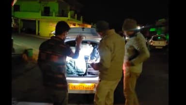 पंखु: एफएसटी टीम ने कोटमन्या में वाहनों की सघन चेकिंग