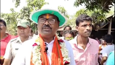 গোঘাট ২: তৃণমূলের শহীদ পরিবারকে চাকরি দেওয়ার কথা থাকলেও মেলেনি চাকরি ক্ষোভ পরিবারের মধুবাটি থেকেবলেন আরামবাগBJP লোকসভা প্রার্থী।
