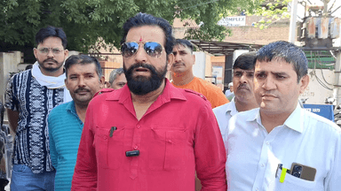 पहरावर की जमीन से प्रशासन का बोर्ड उखाड़ने मामले में जयहिंद रोहतक कोर्ट में पेश हुए।
पहरावर की उसी जमीन पर रविवार 19 मई को 121 फीट भगवान परशुराम मंदिर मूर्ति निमार्ण की रखी जाएगी नींव
#पहरावर #परशुराम_जन्मोत्सव #जयहिंदसेना #नवीन_जयहिंद