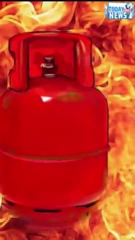बिदुपुर के नवानगर मे गैस सिलेंडर बलास्ट करने से 6 लोग झुलसे।
#gassafe #blast #oil #fireplace #latest #breakingnews