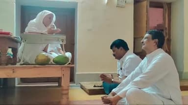 *परम पूज्य गणनीआर्यिका श्री #सृष्टिभूषण माताजी के नगरपालिका #अध्यक्ष #अब्दुलगफ्फार मलिक ने अतिशय क्षेत्र पपौरा जी मे दर्शन कर आशीर्वाद प्राप्त किया* #पवनघुवाराभूमिपुत्र
25/4/2024