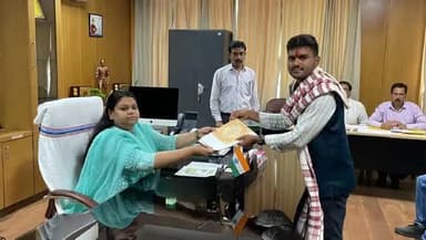 हजारीबाग लोकसभा से JLKM के प्रत्याशी संजय मेहता ने नामांकन पर्चा दाखिल किया! #हजारीबाग #लोकसभा