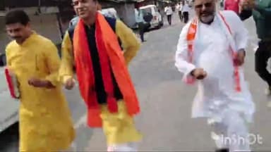दौड़कर #नामांकन करने पहुचे #भाजपा से #देवरिया #लोकसभा #प्रत्याशी शशांक मणि त्रिपाठी।