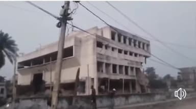 पूर्व में उतर बिहार का सबसे बड़ा सिनेमा हॉल माना जानेवाला पूर्णिया का फ़ॉररस्टार !
पूर्णिया का फोर स्टार सिनेमा हॉल कुछ सेकंड में हुआ ध्वस्त
#purnea_bihar #पूर्णिया