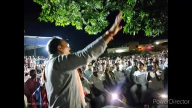 मेहरमा के खीरोंधी स्थित विधायक दीपिका पांडेय सिंह के आवासीय कार्यालय पर सभा को संबोधित करते श्री प्रदीप यादव #गोड्डा लोकसभा
