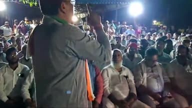 मेहरमा के खीरोंधी स्थित विधायक श्रीमति दीपिका पांडेय सिंह के आवासीय कार्यालय पर सभा को संबोधित करते श्री प्रदीप यादव #गोड्डा लोकसभा