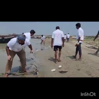 #काढ़ागोला_घाट पर लगातार गंगा समग्र के कार्यकर्ताओं द्वारा किया जाता है स्वच्छता एवं जागरूकता कार्यक्रम।