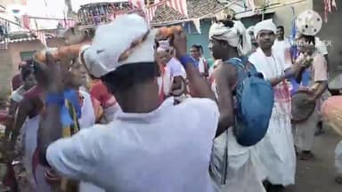 गुमला: इन दिनों जिले के विभिन्न प्रखंडों में बुढ़ी करम का त्योहार हर्ष और उमंग के साथ मनाया जा रहा है।#जनजातीय उत्सव
