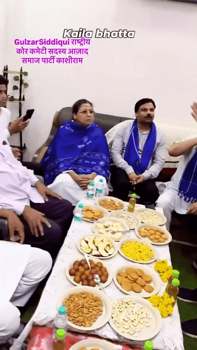 गाजियाबाद में बैठक रखी गई #मुस्लिम_समाज के लोगों ने @AzadSamajPartyकी नीति से प्रभावित होकर पार्टी की सदस्यता ग्रहण की राष्ट्रीय कोरकमेटीसदस्य@GulzarSiddiqui_