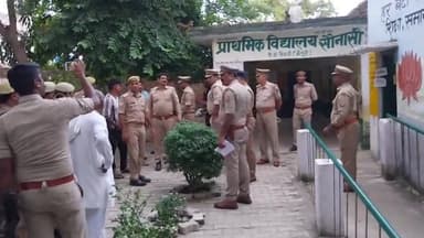 सोनासी में उपचुनाव को लेकर पुलिस प्रशासन
#मैनपुरी #आगरा #कानपुर #बेवर #कुसुमरा #किसनी #करहल #कुरावली #नवीगंज #बरनाहल