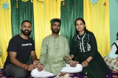 प्रिय चाचा संतोष शर्मा उर्फ़ तोशू जी को वैवाहिक जीवन के इस नए सफ़र की शुरुआत पर बहुत-बहुत शुभकामनाएँ ।
#latepost