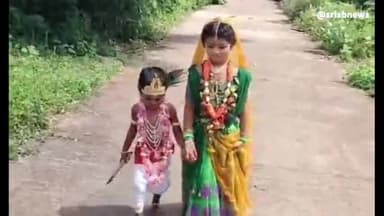 పాల్వంచ: ఘనంగా కృష్ణాష్టమి వేడుకలు... కన్నుల పండుగగా ఉట్టికోట్టే కార్యక్రమం