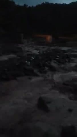 ददाहू से जेथलघाट के बीच मार्ग भारी बारिश से अवरुद्ध