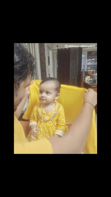तू माँगे गुड़िया मुझसे 
मिलती है कहाँ बेहतर तुझसे 
- अभिनव
#daughter #beti #familykabaccha