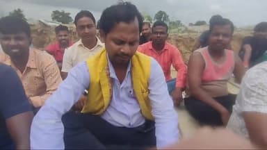 #जेबीकेएसएस 
#ठिकेदार तेरी मनमानी नहीं चलेगी 
इचाक प्रखंड के कारीमाटी स्थित सेवाने नदी पर चार करोड़ नौ लाख की लागत से बन रहे पुल निर्माण में भारी अनियमित