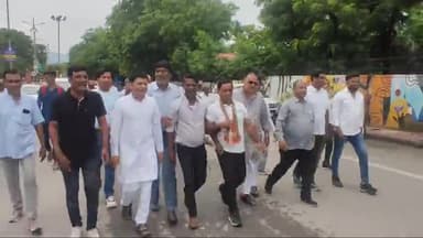 #अजमेर की क्षतिग्रस्त सड़कों को ठीक करने की माँग को लेकर कांग्रेस कमेटी ने जिला कलेक्टर को दिया ज्ञापन एक सप्ताह में क्षतिग्रस्त सड़कों को ठीक नही कराने पर आमरण अनशन की दी चेतावनी
#ajmercongress