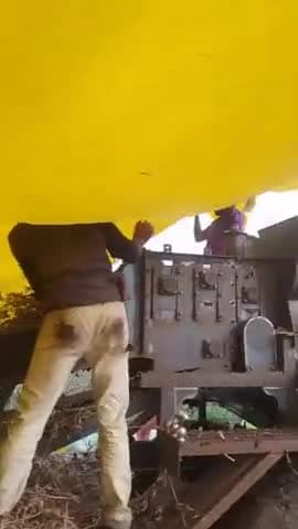 पानी गिरने के कारण सोयाबीन को पड़ते पानी में निकालना पड़ा किसानों की हुईं हालत खराब
#आगर मालवा क्षेत्र में