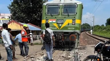 चांडिल ट्रेन की इंजन हुई डिरेल, बड़ी अनहोनो होने से टली