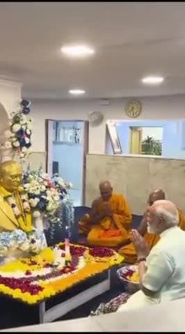 modi#Naman karte hue# Baba sahab ke samne🙏❤️🔥💘💙💙💙💙👯👫🌷❤️🔥💘