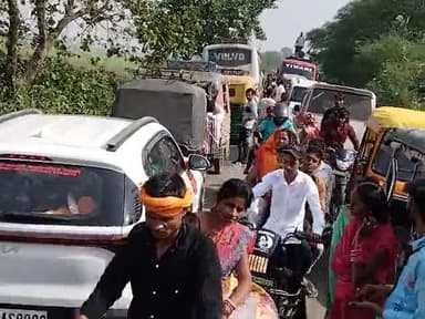 बखोरापुर में लगी श्रद्धालु की भीड़ जिससे सड़क हुई जाम
#bakhorapur #gangadashara