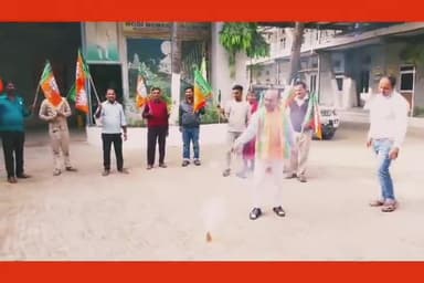 #एनडीए की भारी जीत पर उद्योगपति एवं भाजपा नेता यमुना सिकारिया ने मिठाईया बाँट ख़ुशी जाहिर की