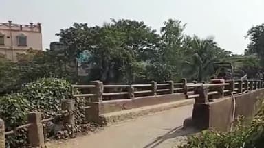 দাসপুর ২: দাসপুরের পলাশপাই নদী থেকে দেদার মাটি চুরি, নজরদারির দাবি এলাকার মানুষের