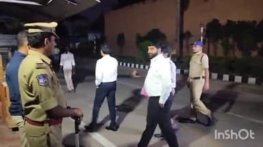 సైదాబాద్: చంచల్ గూడ జైలు కు చేరుకున్నారు అల్లు అర్జున్ తరఫు న్యాయవాదులు.. హైకోర్టు ఇచ్చిన బేయిల్ పేపర్లు అధికారులకు అందజేత
