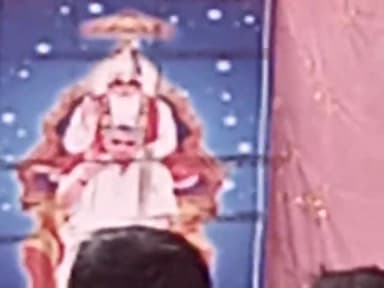 पूर्णब्रह्म के 14लोक के प्रवचन करता संत रामपाल जी के सत्संग प्रवचन अदभुत वाणी से लोग शांतिपूर्ण प्रवचन सार्वण करते हुए